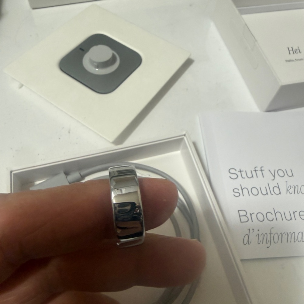 Oura Ring Gen 4 Silver Smart Ring
ActivityTracker Charging Cable and Adapter Set - Picture 2 of 11